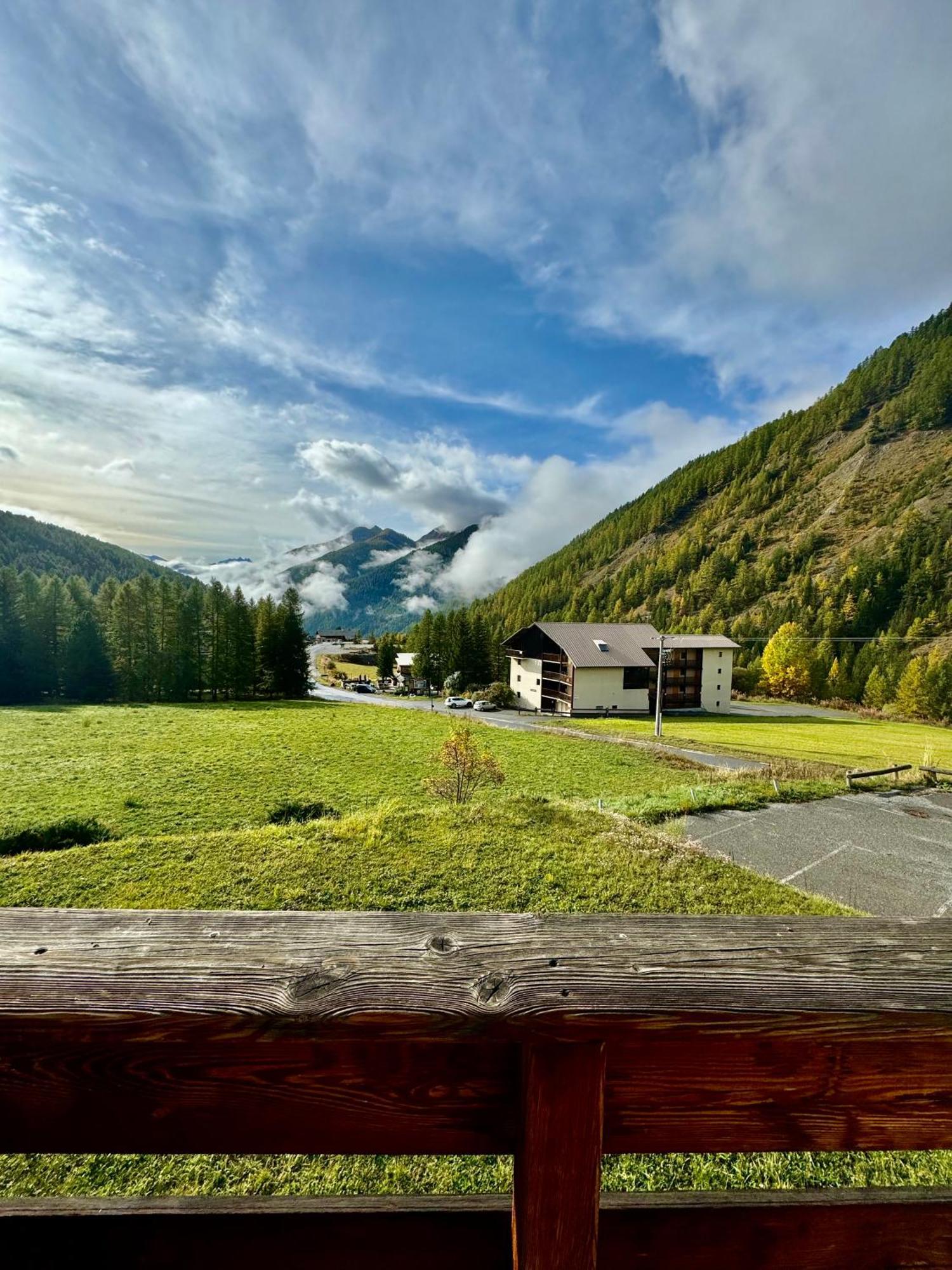 Les Granges D'arvieux Vue Sur Le Queyras *